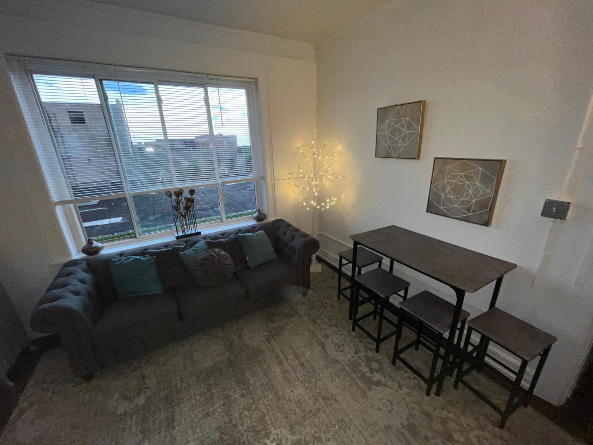2 Bedroom Stylist Apartment Detroit Dış mekan fotoğraf